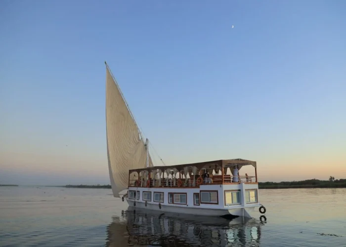 Queen Nefer Dahabiya statue in ancient Egyptian style