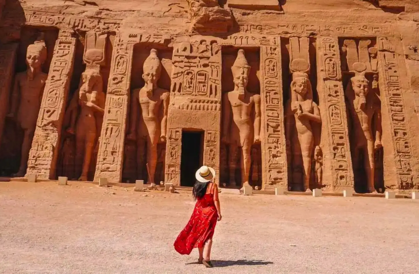 great temple of hathor nefertari abu simbel