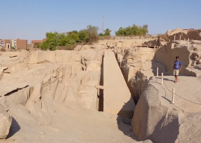 The Unfinished Obelisk at Aswan: History, Crack & Visit Guide