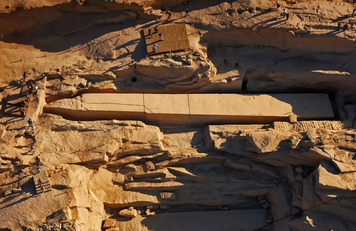 The Unfinished Obelisk at Aswan: History, Crack & Visit Guide 1 The Unfinished Obelisk at Aswan: History, Crack & Visit Guide