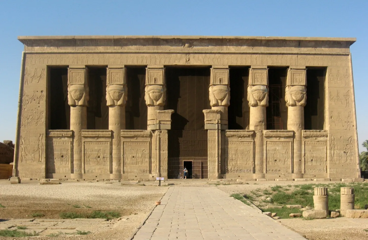 stunning-photos-of-the-facade-of-dendera-temple Dendera Temple